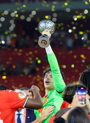 June 1, 2025, Tirana, Tirana, Albania: Goalkeeper Romario Cunha of Portugal celebrate lifting the trophy after winning the UEFA European Under-17 Championship final match between France and Portugal, in Tirana, Albania on 1 June, 2025 Tirana Albania - ZUMAb266 20250601_zip_b266_002 Copyright: xArmandoxBabanix