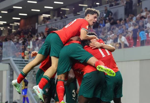 June 1, 2025, Tirana, Tirana, Albania: Players of Portugal celebrate a goal during the UEFA European Under-17 Championship final match between France and Portugal, in Tirana, Albania on 1 June, 2025 Tirana Albania - ZUMAb266 20250601_zip_b266_016 Copyright: xArmandoxBabanix