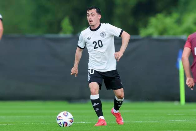 Paul Nebel (Germany) kontrolliert den Ball, Friendly match, Germany U21, U 21 vs RB Leipzig U19, Spa und GolfResort Weimarer Land am 01. June 2025 in Blankenhain, Deutschland. (Foto von Marco Steinbrenner DeFodi Images) Paul Nebel (Germany) controls the ball, Friendly match, Germany U21 vs RB Leipzig U19, Spa und GolfResort Weimarer Land, June 1, 2025 in Blankenhain, Germany. (Photo by Marco Steinbrenner DeFodi Images)