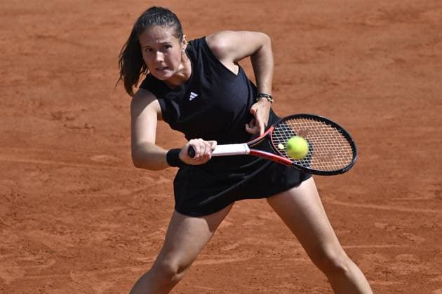 2025 Roland-Garros - Day 9 PARIS, FRANCE - JUNE 2: Darya Kasatkina in action against Mirra Andreeva (not seen) during the Women s Singles Fourth Round match on Day Nine of the 2025 French Open at Roland Garros on June 02, 2025 in Paris, France. Burak Akbulut Anadolu Paris France. Editorial use only. Please get in touch for any other usage.  Copyright: x2025xAnadoluxBurakxAkbulutx