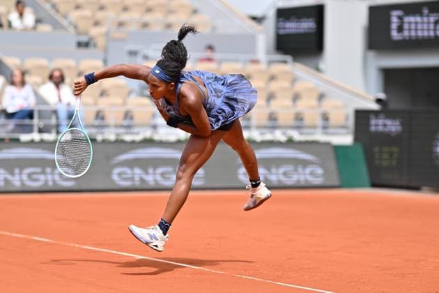 2025 Roland-Garros - Day 9 PARIS, FRANCE - JUNE 02: Coco Gauff of United States in action against Ekaterina Alexandrova during the Women s Singles Fourth Round match on Day Nine of the 2025 French Open at Roland Garros on June 02, 2025 in Paris, France. Mustafa Yalcin Anadolu Paris France. Editorial use only. Please get in touch for any other usage.  Copyright: x2025xAnadoluxMustafaxYalcinx