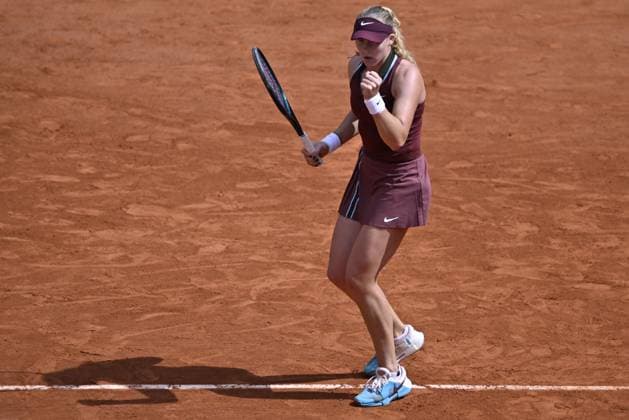 2025 Roland-Garros - Day 9 PARIS, FRANCE - JUNE 02: Mirra Andreeva plays a forehand against Darya Kasatkina (not seen) of Australia during the Women s Singles Fourth Round match on Day Nine of the 2025 French Open at Roland Garros on June 02, 2025 in Paris, France. Burak Akbulut Anadolu Paris France. Editorial use only. Please get in touch for any other usage.  Copyright: x2025xAnadoluxBurakxAkbulutx