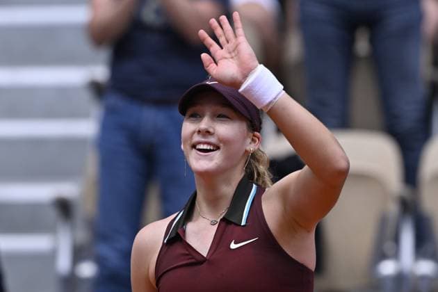 2025 Roland-Garros - Day 9 PARIS, FRANCE - JUNE 02: Mirra Andreeva celebrates after winning her fourth round match against against Darya Kasatkina (not seen) of Australia during the Women s Singles on Day Nine of the 2025 French Open at Roland Garros on June 02, 2025 in Paris, France. Burak Akbulut Anadolu Paris France. Editorial use only. Please get in touch for any other usage.  Copyright: x2025xAnadoluxBurakxAkbulutx