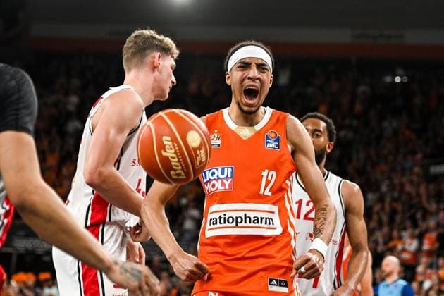 GER, BBL, Playoffs, ratiopharm Ulm vs FIT One Würzburg Baskets 01.06.2025, ratiopharm arena, Neu-Ulm, GER, BBL, Playoffs, ratiopharm Ulm vs FIT One Würzburg Baskets, im Bild Noa Essengue (Ulm, 12), Jubelpose