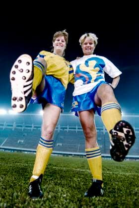 Archivbilder der Woche SPORT KW23 911123 Fotboll, Dam, VM 91, förhands: Helen Nilsson och Anneli Andelen, Sverige. Bildbyran - 15632 *** 911123 Football, Women, World Cup 91, preview Helen Nilsson and Anneli Andelen, Sweden Bildbyran 15632  Copyright: BILDBYRAN BB911123BB001