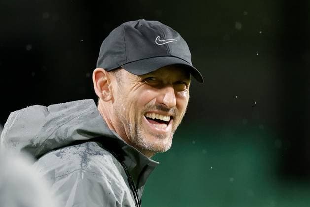 SOCCEROOS TRAINING SESSION, Tony Popovic, head coach of the Socceroos is seen during a Socceroos training session at HBF Park in Perth, Monday, June 2, 2025. ( NO ARCHIVING PERTH WESTERN AUSTRALIA AUSTRALIA  Copyright: xRICHARDxWAINWRIGHTx 20250602179647231092