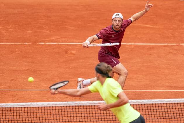 2025-06-02 French Open Roland Garros PARIS, FRANCE - JUNE 2: Alexander Zverev of Germany, Tallon Griekspoor of The Netherlands during the French Open at Roland Garros on June 2, 2025 in Paris, France. Paris Roland Garros France Content not available for redistribution in The Netherlands directly or indirectly through any third parties. Copyright: xMarleenxFouchierx