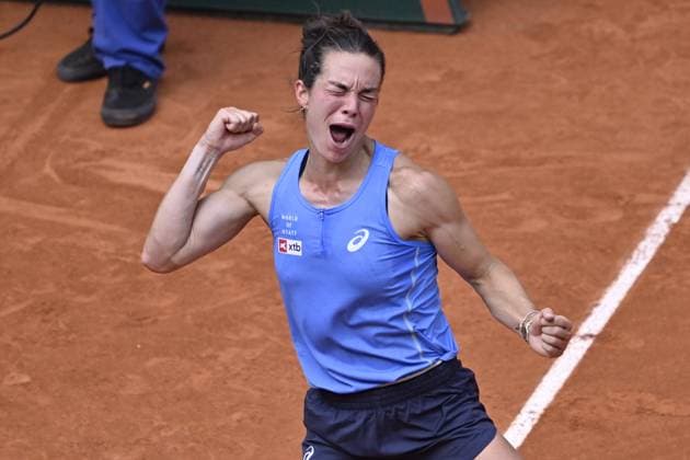 2025 Roland-Garros - Day 9 PARIS, FRANCE - JUNE 2: Lois Boisson of France in action against Jessica Pegula (not seen) of USA during their women s singles match on day 9 of the French Open tennis tournament on Court Philippe-Chatrier at the Roland-Garros Complex in Paris, France on June 2, 2025. Burak Akbulut Anadolu Paris France. Editorial use only. Please get in touch for any other usage.  Copyright: x2025xAnadoluxBurakxAkbulutx