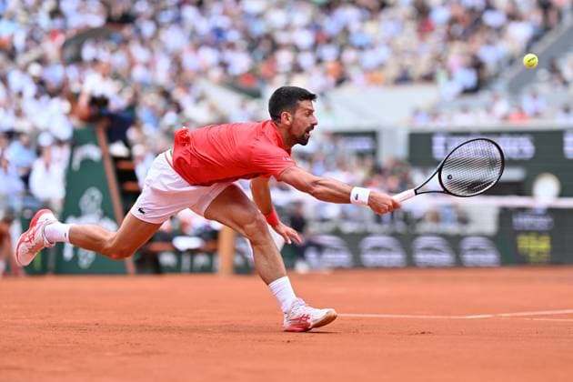 2025 Roland-Garros - Day 9 PARIS, FRANCE - JUNE 02: Novak Djokovic of Serbia competes with Cameron Norrie (not seen) of United Kingdom during the Men s Singles Fourth Round match on Day Nine of the 2025 French Open at Roland Garros on June 02, 2025 in Paris, France. Mustafa Yalcin Anadolu Paris France. Editorial use only. Please get in touch for any other usage.  Copyright: x2025xAnadoluxMustafaxYalcinx