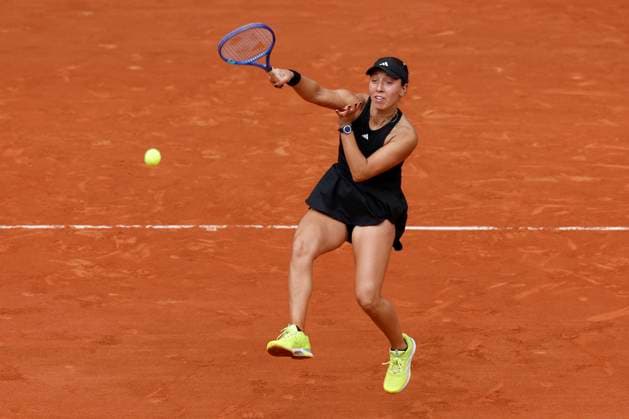 June 2, 2025, Paris, Paris, France: Jessica Pegula (USA) in action during the tennis Grand Slam of Roland Garros 2025, match between Lois Boisson (FRA) and Jessica Pegula (USA) at Roland Garros Stadium - on June 02 2025.Paris - France Paris France - ZUMAb253 20250602_zsp_b253_081 Copyright: xLoicxBaratouxx
