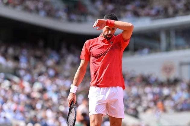 2025 Roland-Garros - Day 9 PARIS, FRANCE - JUNE 02: Novak Djokovic of Serbia competes with Cameron Norrie (not seen) of United Kingdom during the Men s Singles Fourth Round match on Day Nine of the 2025 French Open at Roland Garros on June 02, 2025 in Paris, France. Mustafa Yalcin Anadolu Paris France. Editorial use only. Please get in touch for any other usage.  Copyright: x2025xAnadoluxMustafaxYalcinx