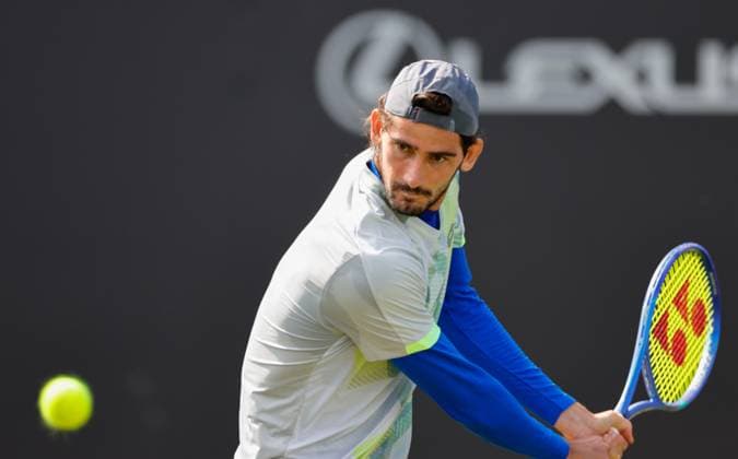2nd June 2025; Edgbaston Priory Club, Birmingham, England: Lexus Birmingham Open Tennis, Day 1; LLoyd Harris (RSA)backhand in his mens singles match against Jay Clarke (GBR)  ActionPlus12797721 RogerxEvans