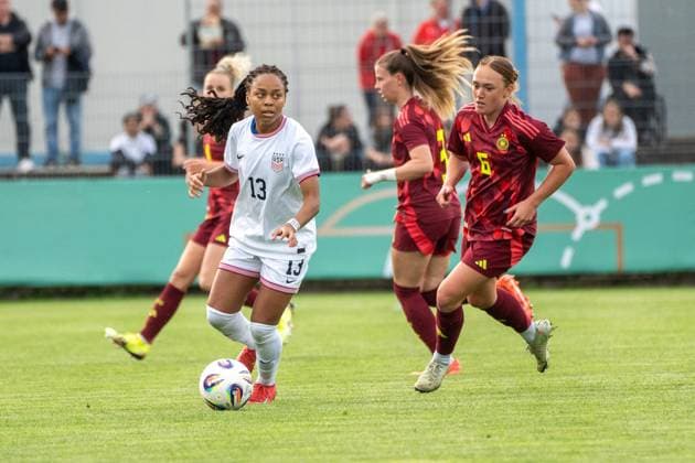 02.06.2025, xhfmx, Fussball U 23-Frauen-Länderspiel, Deutschland - USA v.l. Caiya Hanks (USA U23) wird von Lisanne Gräwe (Deutschland U23) im Zweikampf verfolgt. (DFL DFB REGULATIONS PROHIBIT ANY USE OF PHOTOGRAPHS as IMAGE SEQUENCES and or QUASI-VIDEO) Pforzheim