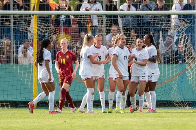02.06.2025, xhfmx, Fussball U 23-Frauen-Länderspiel, Deutschland - USA v.l. Riley Tiernan (USA U23), Evelyn Shores (USA U23), Abi Brighton (USA U23), Lauren Flynn (USA U23) bejubeln das 1:1 durch Korbin Albert (USA U23) (DFL DFB REGULATIONS PROHIBIT ANY USE OF PHOTOGRAPHS as IMAGE SEQUENCES and or QUASI-VIDEO) Pforzheim