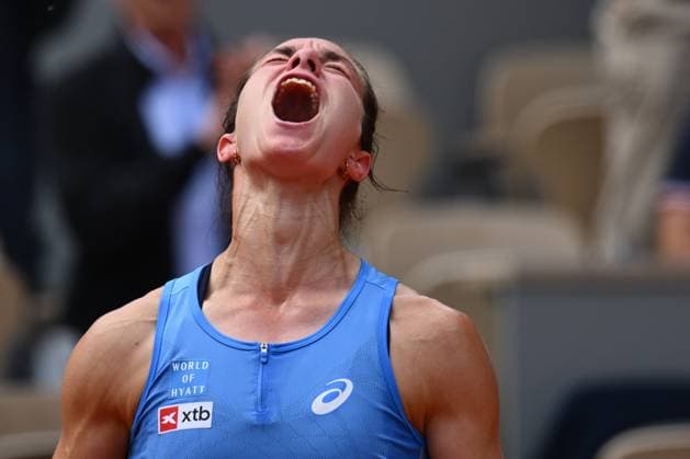 Roland Garros 2025: Lois Boisson (FRA) wins in the round of 16, women s singles against Jessica Pegula on Philippe-Chatrier court during the Grand Slam tennis tournament, on June 2, 2025, at Roland-Garros stadium in Paris, France. - 02 06 2025 - France Ile-de-France (region) Paris -  JulienxMattiax xLexPictorium LePictorium_0309652