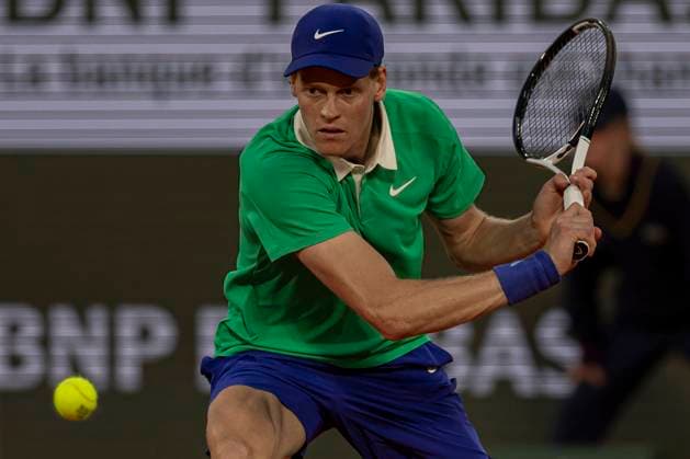 2025 French Open - Day Nine Jannik Sinner returns the ball against Andrey Rublev at the Roland Garros Grand Slam Tournament in Paris, France, on June 2, 2025. Paris France  Copyright: xRobertxSzaniszlox originalFilename:szaniszlo-notitle250602_npmAv.jpg