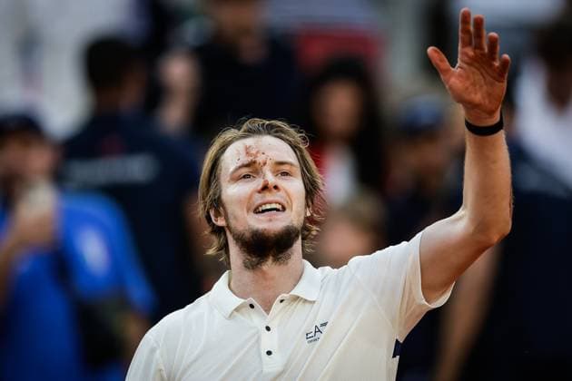 June 2, 2025, Paris, France, France: Alexander BUBLIK of Kazakhstan celebrates his victory during the ninth day of Roland-Garros 2025, French Open 2025, Grand Slam tennis tournament at Roland-Garros Stadium on June 02, 2025 in Paris, France. Paris France - ZUMAm308 20250602_zsp_m308_031 Copyright: xMatthieuxMirvillex