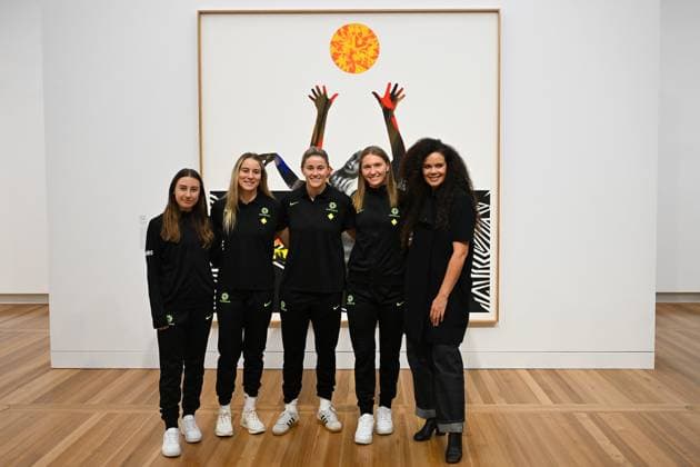 MATILDAS NATIONAL PORTRAIT GALLERY ANNOUNCEMENT, Matildas players Clare Hunt, Clare Wheeler, Courtney Nevin and Teagan Micah pose for photogrpahs with artist Angela Tiatia during an announcement at the National Portrait Gallery Of Australia in Canberra, Tuesday, June 3, 2025. The National Portrait Gallery today announced a major new video portrait of all 23 players from the FIFA Women™s World Cup 2023 Final Squad to be finished by the end of the year. ( NO ARCHIVING Canberra Australian Capital Territory Australia  Copyright: xLukasxCochx 20250603115411558165