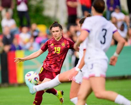 Sophie Weidauer (Deutschland U23, 19), Lilly Reale (USA U23, 03), Deutschland vs. USA, Fussball, Frauen, U23 Laenderspiel, Testspiel, Spielzeit 2024 2025, 02.06.2025 DFB REGULATIONS PROHIBIT ANY USE OF PHOTOGRAPHS AS IMAGE SEQUENCES AND OR QUASI-VIDEO, Eibner-Pressefoto Andreas Ulmer Deutschland vs. USA, Fussball, Frauen, U23 Laenderspiel, Testspiel, Spielzeit 2024 2025, 02.06.2025 Pforzheim Copyright: xEibner-Pressefoto AndreasxUlmerx EP_AUR