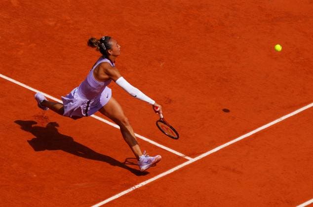 Qinwen Zheng in quarter final action French Open Tennis, Day Ten, Tennis, Roland Garros, Paris, France - 03 Jun 2025 EDITORIAL USE ONLY No use with unauthorised audio, video, data, fixture lists, club league logos or live services. Online in-match use limited to 120 images, no video emulation. No use in betting, games or single club league player publications.  Copyright: xJavierxGarcia Shutterstockx 15335298e