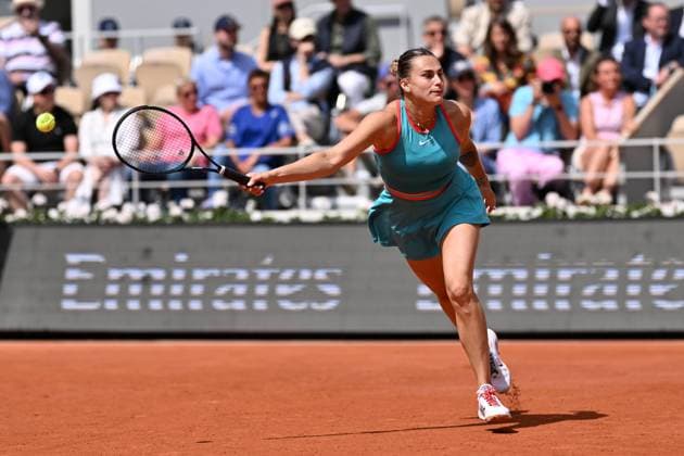2025 Roland-Garros - Day 10 PARIS, FRANCE - JUNE 03: Belarus Aryna Sabalenka in action against against China s Zheng Qinwen during quarter-final women s singles match on day 10 of the French Open tennis tournament on Court Philippe-Chatrier at the Roland-Garros Complex in Paris on June 3, 2025. Mustafa Yalcin Anadolu Paris France. Editorial use only. Please get in touch for any other usage.  Copyright: x2025xAnadoluxMustafaxYalcinx