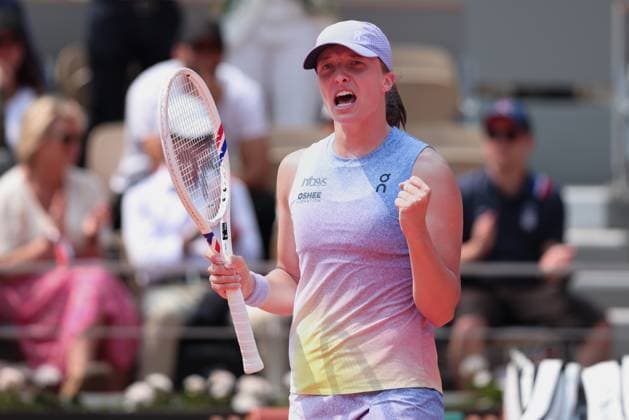 Sport Bilder des Tages Iga Swiatek jubelt nach dem Sieg, Jubel, Freude, Emotion Tennis - French Open 2025 - Roland Garros - Paris - - France - 3 June 2025. Copyright: xJuergenxHasenkopfx