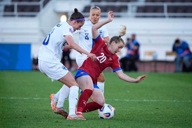 Nea Lehtola of Finland and Tijana FilipoviÄ‡ of Serbia during the UEFA Women s Nations League match between Finland and Serbia at the Helsinki Olympic Stadium on 3rd June 2025 in Helsinki, Finland. (Kalle Parkkinen Newspix24)  Copyright: xKALLExPARKKINENx NP24kp0002