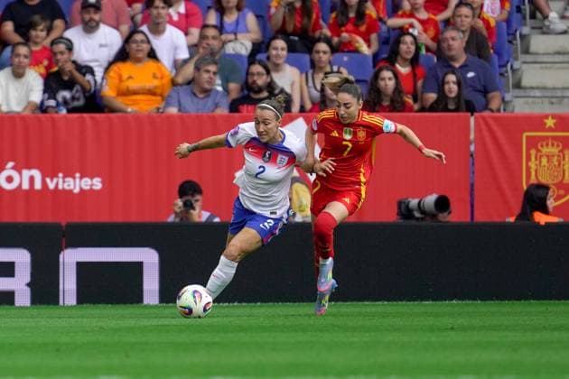 Barcelona, Spain, June 2nd 2025 Lucy Bronze (N2) during UEFA Women s Nations League match between Spain v England at the Estadio RCDE in Barcelona, Spain (Andres Lopez Sheridan SPP) Copyright: xAndresxLopezxSheridanxx xSPPx spp-en-AnLoShSp-ALS_SPA-ENG-13