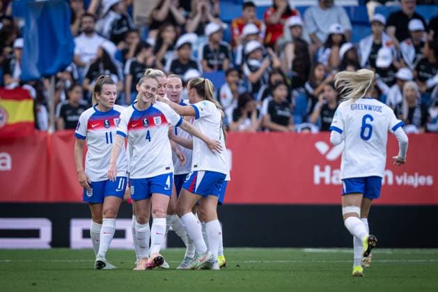 Agnes Beever-Jones (England) celebrates after scoring her team s goal during a Women s Nations League match between Spain and England at Stage Front Stadium in Barcelona, Barcelona, Spain, on June 03 2025. Photo by Felipe Mondino Copyright: x@FELIPExMONDINOx