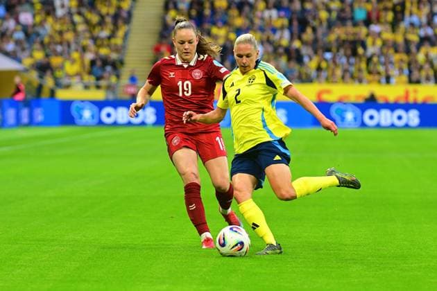 Strawberry Arena, Solna, Sweden, June 3rd 2025: Jonna Andersson (2 Sweden) and Janni Thomsen (19 Denmark) in the game in UEFA Nations League on June 3rd 2025 between Sweden and Denmark at Strawberry Arena in Solna, Sweden (Peter Sonander SPP) Copyright: xPeterxSonander SPPx spp-en-PeSo-PSon-20250603-193722_PS_6975
