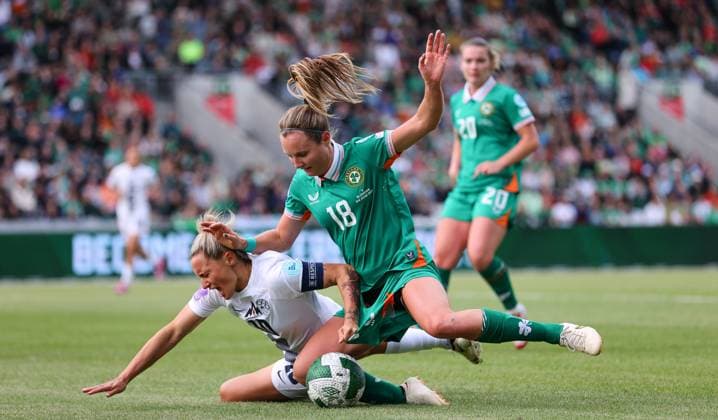 Sport Themen der Woche KW23 Sport Bilder des Tages UEFA Women s Nations League 2025, Pairc Ui Chaoimh, Cork 3 6 2025 Republic of Ireland WNT vs Slovenia Slovenia s Dominika ÄaonÄ with Kyra Carusa of Ireland Dominika ÄaonÄ with Kyra Carusa 3 6 2025  Copyright: x INPHO RyanxByrnex RB2_6073