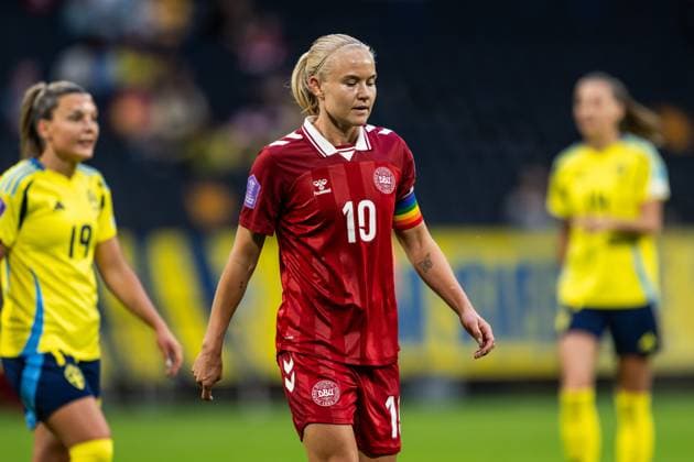 250603 Pernille Harder of Denmark looks dejected during the Women s Nations League football match between Sweden and Denmark on June 3, 2025 in Stockholm. Photo: Emma Wallskog BILDBYRAN COP 320 JM0698 fotboll football soccer fotball nations league uefa womens nations league sverige sweden danmark denmark dam bbeng depp Copyright: EMMAxWALLSKOG BB250603EW011