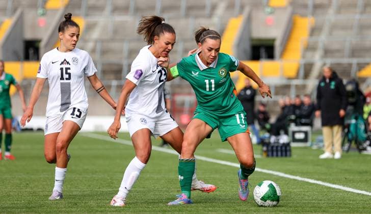 UEFA Women s Nations League 2025, Pairc Ui Chaoimh, Cork 3 6 2025 Republic of Ireland WNT vs Slovenia Slovenia s Maja Sternad with Katie McCabe of Ireland Maja Sternad with Katie McCabe 3 6 2025  Copyright: x INPHO RyanxByrnex RB2_6131
