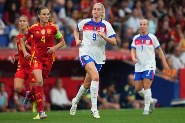 Alessia Russo of England and Irene Paredes of Spain Spain Women v England Women, UEFA Women s Nations League - League A - Group 3, Football, RCDE Stadium, Barcelona, Spain - 03 Jun 2025 EDITORIAL USE ONLY No use with unauthorised audio, video, data, fixture lists, club league logos or live services. Online in-match use limited to 120 images, no video emulation. No use in betting, games or single club league player publications. Copyright: xBaguxBlanco Shutterstockx 15338013br