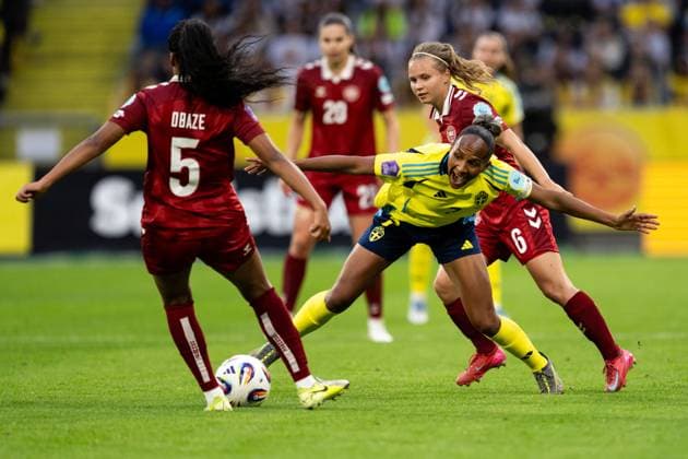 250603 Madelen Janogy of Sweden against Isabella Obaze and Josefine Hasbo of Denmark during the Women s Nations League football match between Sweden and Denmark on June 3, 2025 in Stockholm. Photo: Emma Wallskog BILDBYRAN COP 320 JM0698 fotboll football soccer fotball nations league uefa womens nations league sverige sweden danmark denmark dam bbeng Copyright: EMMAxWALLSKOG BB250603EW033