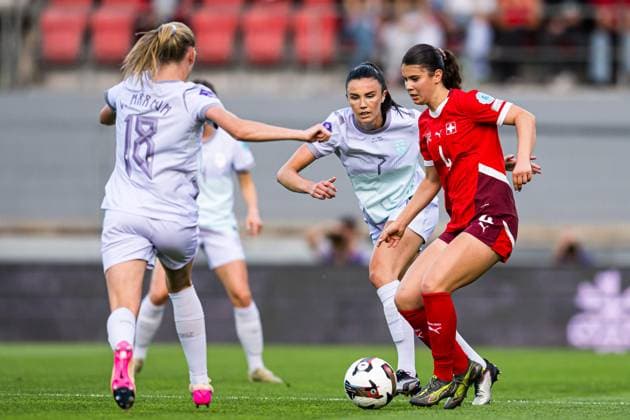 250603 Ingrid Syrstad Engen of Norway and Noemi Ivelj of Switzerland during the UEFA Women™s Nations League football match between Switzerland and Norway on June 3, 2025 in Sion. Photo: Marius Simensen BILDBYRAN COP 238 bbeng dam football fotball fotboll norge norway soccer sveits switzerland uefa women s nations league Copyright: MARIUSxSIMENSEN BB250603BB597