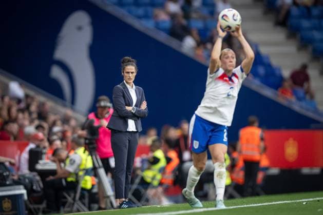 Head coach Montse Tome (Spain) gestures during a Women s Nations League match between Spain and England at Stage Front Stadium in Barcelona, Barcelona, Spain, on June 03 2025. Photo by Felipe Mondino  Copyright: xFelipexMondino IPAxSportx xipa-agency.netx xx IPA_58576608 IPA_Agency_IPA58576608