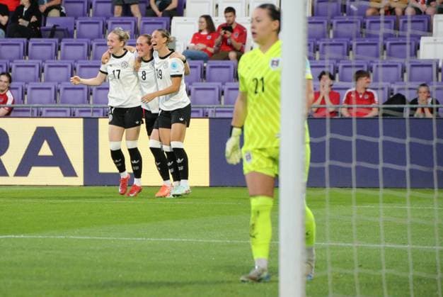 03.06.2025, xgrfx, Fussball UEFA Women s Nations League , Österreich - Deutschland v.l. Tor, Sydney Lohmann (Deutsche Frauennationalmannschaft) (DFL DFB REGULATIONS PROHIBIT ANY USE OF PHOTOGRAPHS as IMAGE SEQUENCES and or QUASI-VIDEO) Wien