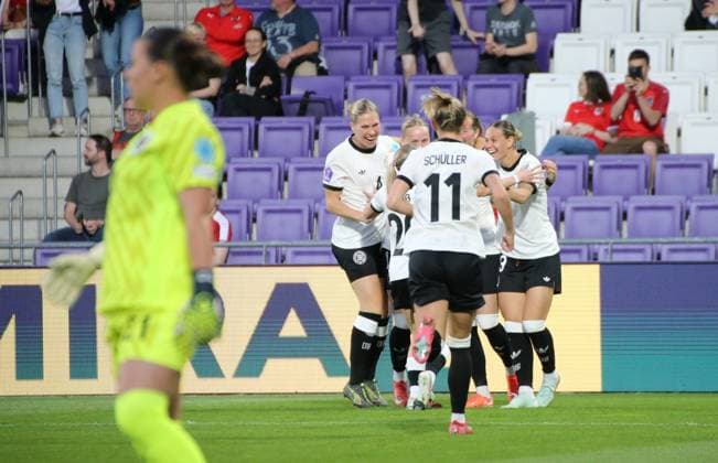 03.06.2025, xgrfx, Fussball UEFA Women s Nations League , Österreich - Deutschland v.l. Tor, Sydney Lohmann (Deutsche Frauennationalmannschaft) (DFL DFB REGULATIONS PROHIBIT ANY USE OF PHOTOGRAPHS as IMAGE SEQUENCES and or QUASI-VIDEO) Wien