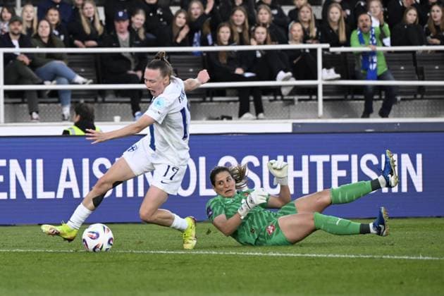 Goal keeper Milica Kostic of Serbia 1 fights for the ball with Sanni Franssi 17 of Finland during the Women s UEFA Nations League Group B3 football match between Finland and Serbia in Helsinki, Finland, on June 3, 2025. Helsinki Finland LKFTJK20250603213744TMPQ  Copyright: xEmmixKorhonenx LKFTJK20250603213744TMPQ