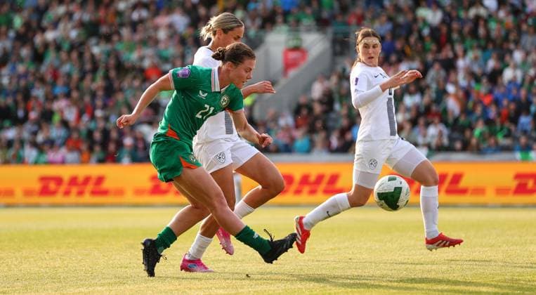 UEFA Women s Nations League 2025, Pairc Ui Chaoimh, Cork 3 6 2025 Republic of Ireland WNT vs Slovenia Ireland s Emily Murphy shoots towards goal Emily Murphy shoots towards goal 3 6 2025  Copyright: x INPHO RyanxByrnex RB2_6598
