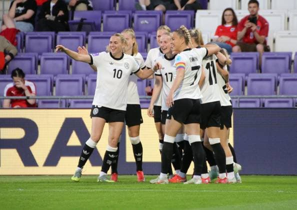 03.06.2025, xgrfx, Fussball UEFA Women s Nations League , Österreich - Deutschland v.l. Tor, Sydney Lohmann (Deutsche Frauennationalmannschaft) (DFL DFB REGULATIONS PROHIBIT ANY USE OF PHOTOGRAPHS as IMAGE SEQUENCES and or QUASI-VIDEO) Wien