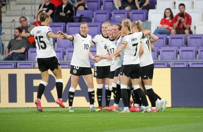 03.06.2025, xgrfx, Fussball UEFA Women s Nations League , Österreich - Deutschland v.l. Tor, Sydney Lohmann (Deutsche Frauennationalmannschaft) (DFL DFB REGULATIONS PROHIBIT ANY USE OF PHOTOGRAPHS as IMAGE SEQUENCES and or QUASI-VIDEO) Wien