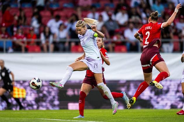250603 Ada Hegerberg of Norway missing a chance to score during the UEFA Women™s Nations League football match between Switzerland and Norway on June 3, 2025 in Sion. Photo: Marius Simensen BILDBYRAN COP 238 bbeng dam football fotball fotboll norge norway soccer sveits switzerland uefa women s nations league Copyright: MARIUSxSIMENSEN BB250603BB630