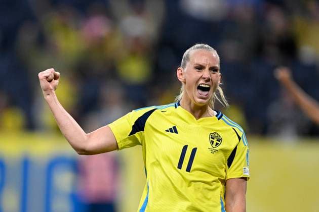 STOCKHOLM, SVERIGE 20250603 Sveriges Stina Blackstenius jublar efter att ha gjort sitt tredje mal, hattrick, till 5-1 under tisdagens match mellan Sverige och Danmark i Nations League, damer, divison A, grupp 4, pa Strawberry Arena. STOCKHOLM SVERIGE x10050x