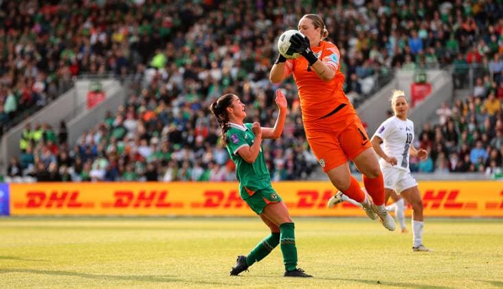 UEFA Women s Nations League 2025, Pairc Ui Chaoimh, Cork 3 6 2025 Republic of Ireland WNT vs Slovenia Ireland s Marissa Sheva with Zala MerÅ¡nik of Slovenia Marissa Sheva with Zala MerÅ¡nik 3 6 2025  Copyright: x INPHO RyanxByrnex RB2_6828