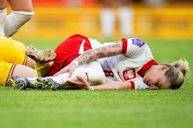 03.06.2025 GDANSK ( POLAND ) PILKA NOZNA KOBIET ( WOMEN™S FOOTBALL ) MECZ UEFA LIGI NARODOW POLSKA - RUMUNIA ( WOMEN™S UEFA NATIONS LEAGUE MATCH POLAND - ROMANIA ) NZ Ewelina Kamczyk uraz kontuzja FOTO MATEUSZ SLODKOWSKI CYFRASPORT NEWSPIX.PL --- Newspix.pl POLAND OUT!  20250603_CS_MS_112
