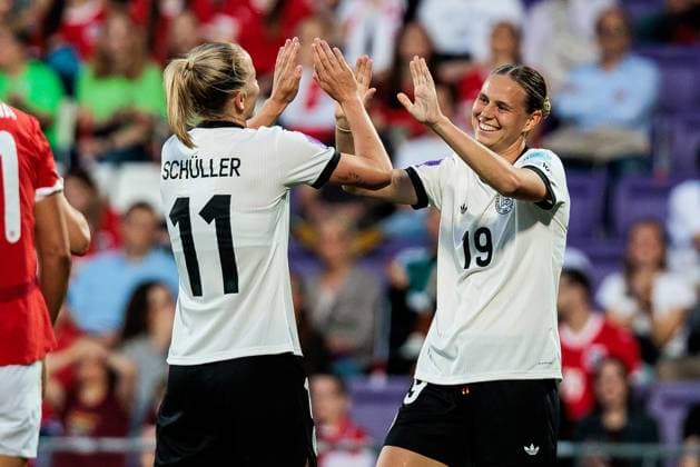 UEFA Women’s Nations League: Österreich - Deutschland; 03.06.2025 Jubel zum 0:2 durch Lea Schüller (Deutschland, 11) UEFA Women’s Nations League: Österreich - Deutschland; Wien, Franz-Horr-Stadion am 03.06.2025 Copyright: xBEAUTIFULxSPORTS Wunderlx