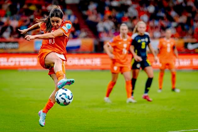 Netherlands midfielder Danielle van de Donk during the match Netherlands - Scotland (women) at the Koning Willem II stadium for the UEFA Nations League women season 2024-2025 in TILBURG, Netherlands on 3 june 2025, (photo by Marcel van Dorst EYE4images DeFodi Images)