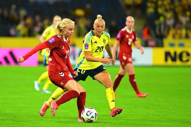 Strawberry Arena, Solna, Sweden, June 3rd 2025: Kathrine Moller Kuhl (12 Denmark) and Hanna Bennison (20 Sweden) in the game in UEFA Nations League on June 3rd 2025 between Sweden and Denmark at Strawberry Arena in Solna, Sweden (Peter Sonander SPP) Copyright: xPeterxSonander SPPx spp-en-PeSo-PSon-20250603-211618_PS_8143